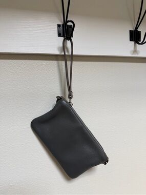Rough and tumble Gray Leather Wristlet Wallet with d rings